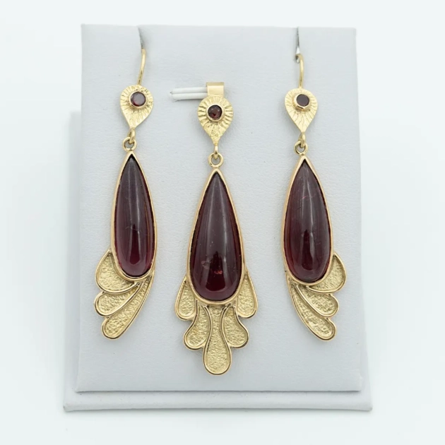 Set creatie Ador Bijoux, aur 18k si turmalina rosie 30,10ct