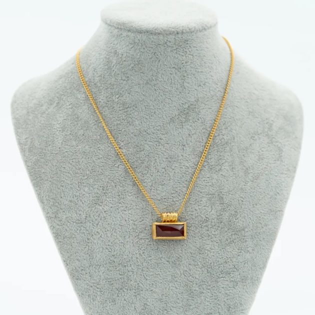 Colier aur 24k cu pandant carneol, China