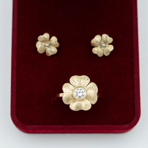 Set cercei si inel aur 18k cu diamant 0,5ct