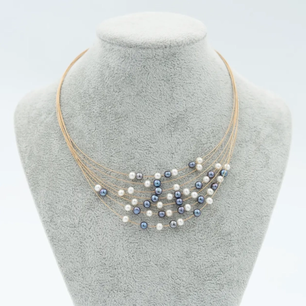 Colier aur 14 K cu perle albe si negre