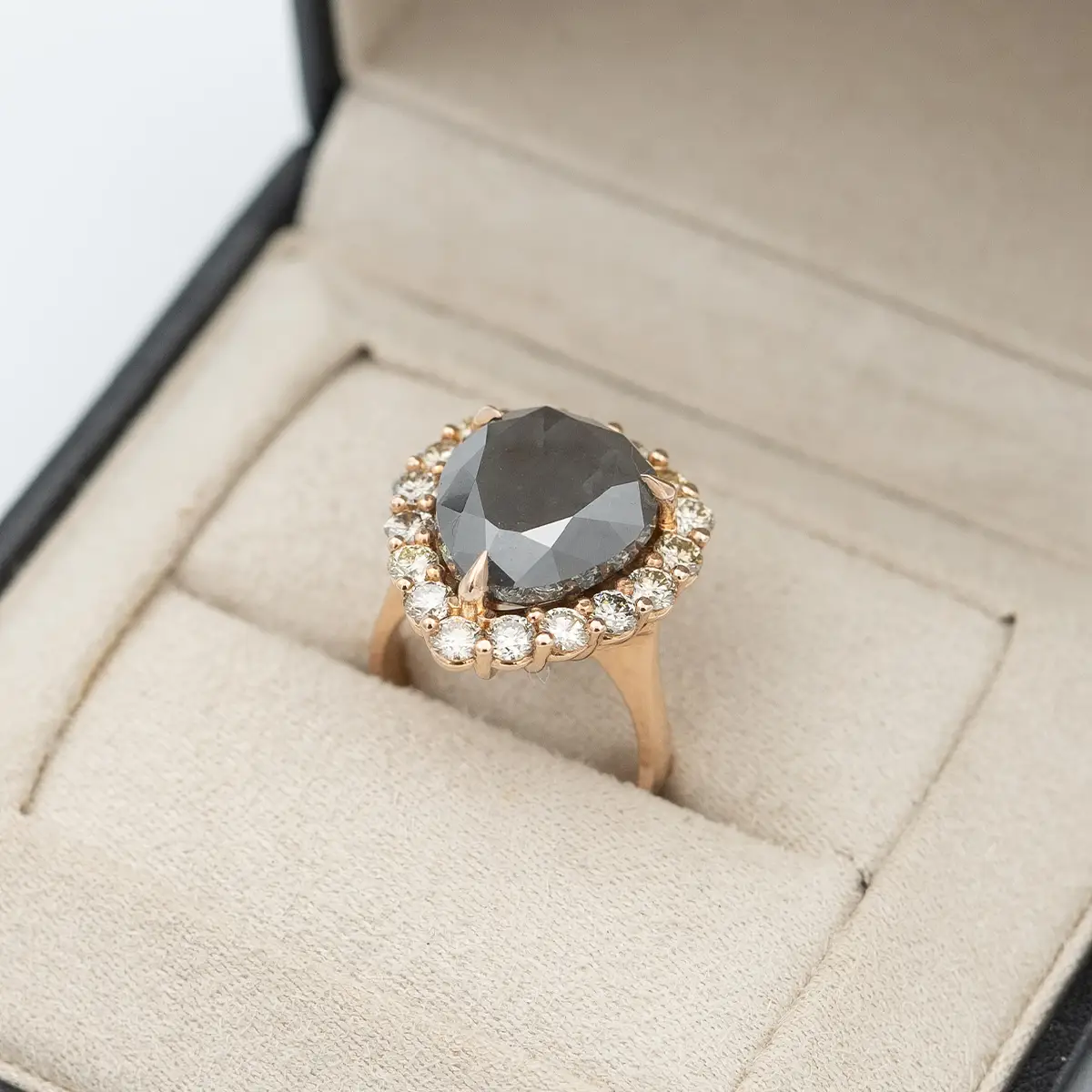 Inel aur 18k, diamant 13,83ct, Fancy Dark Gray, certificat G.I.A.