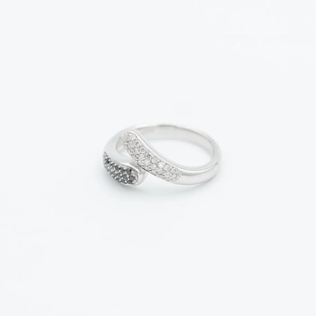 Inel modern aur 14k, diamante albe si negre