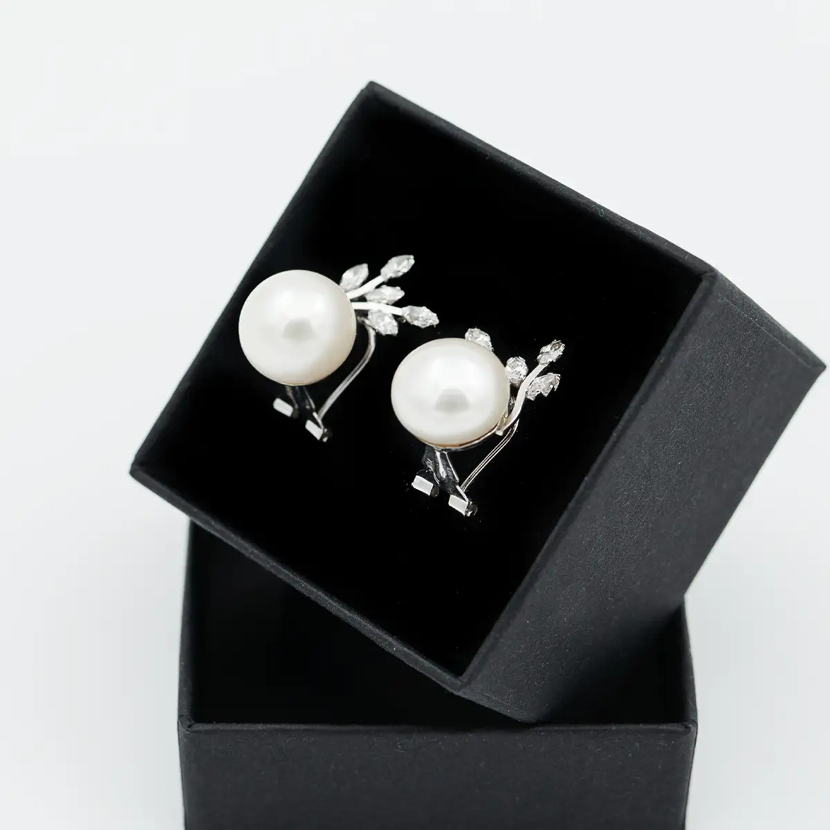 Cercei aur 18k, perle de cultura si cubic zirconia - imagine 2