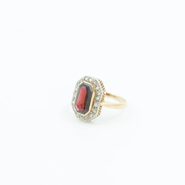 Inel vintage aur 18K, granat Boemia 4,5ct si diamante 0,4ct