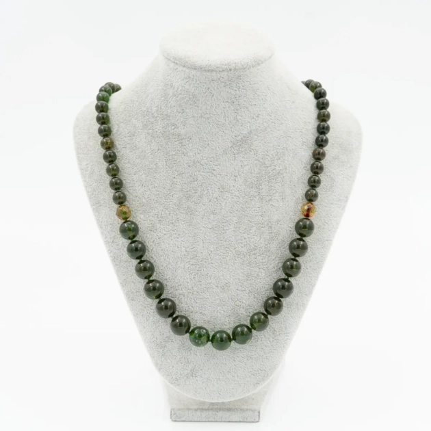 Colier chihlimbar natural, verde si aur 18K