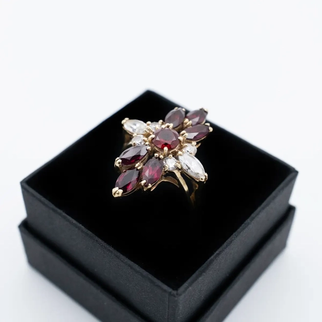 Inel de aur de 14K, rubine de sinteza si cubic zirconia