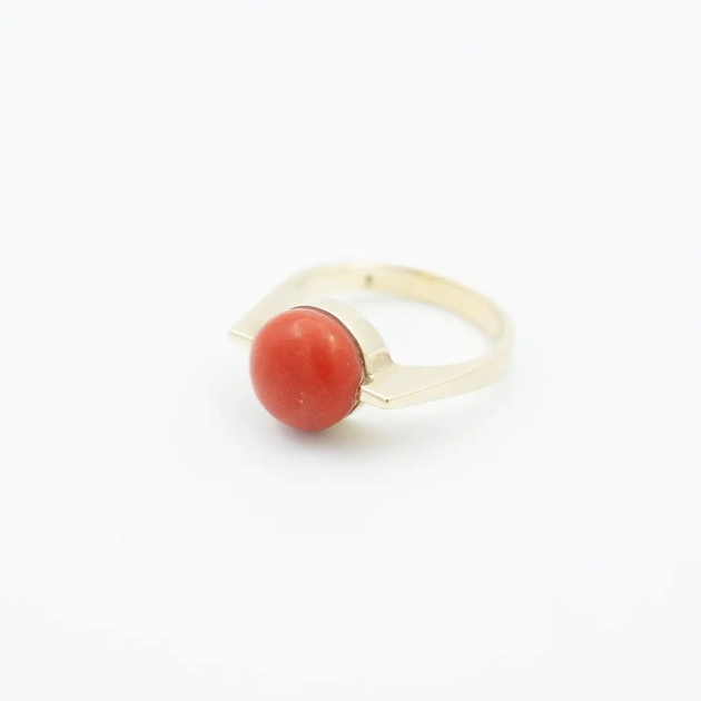 Inel vintage aur 14K si coral natural cabochon