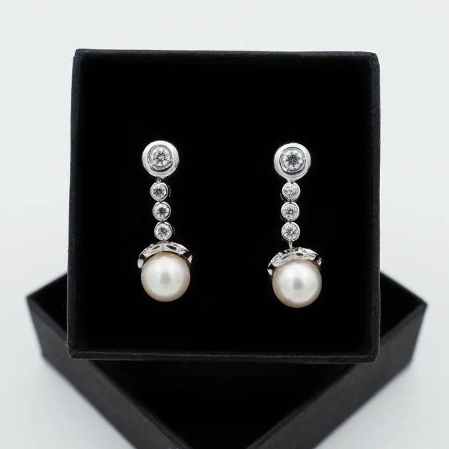 Cercei stud, aur 18K, perla apa sarata si cubic zirconia