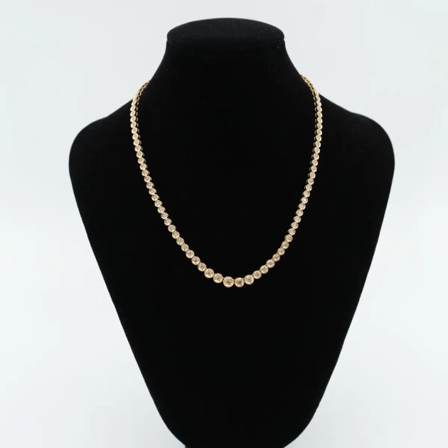 Colier aur 18K cu diamante ce totalizeaza 3 ct