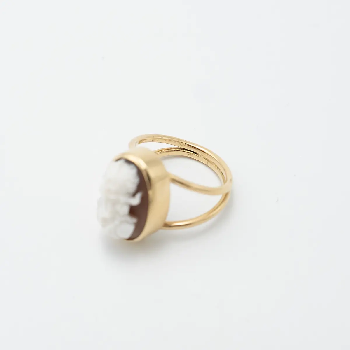 Inel vintage, aur 18K, camee sculptata in cochilie de melc marin - imagine 3