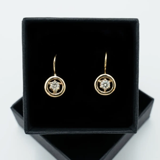 Cercei vintage aur 14K si diamante ce cantaresc 0.40 ct