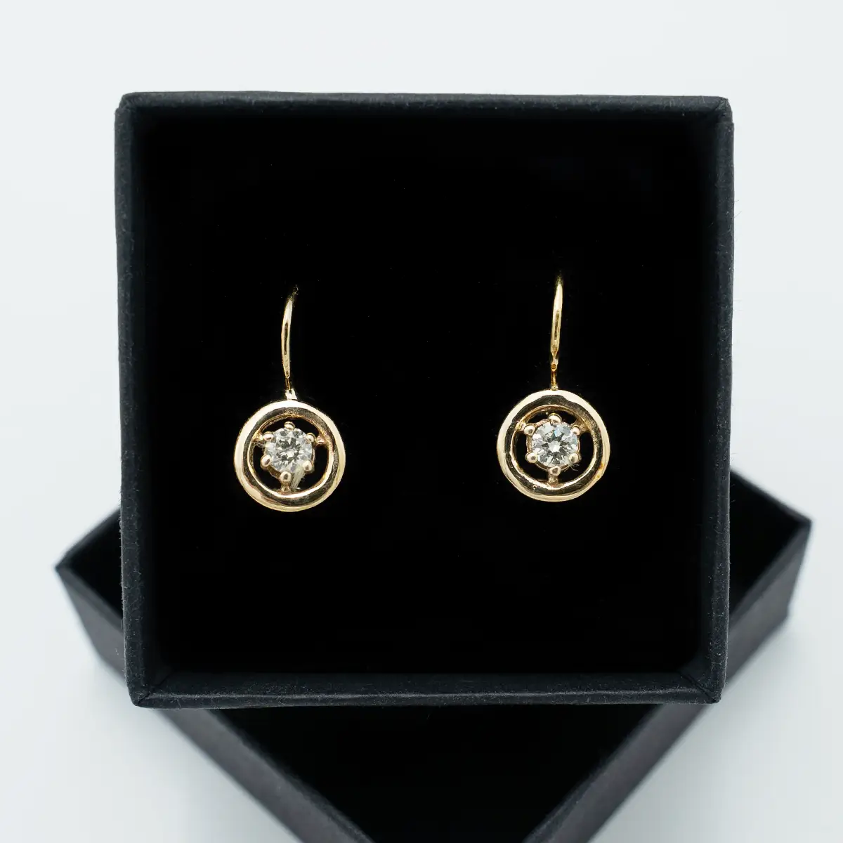 Cercei vintage aur 14K si diamante ce cantaresc 0.40 ct