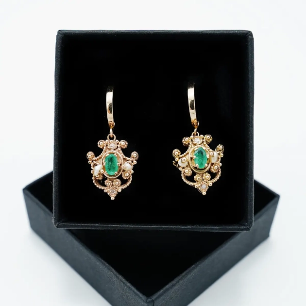 Cercei vintage aur 18K, smaralde, diamante si perlute de apa dulce