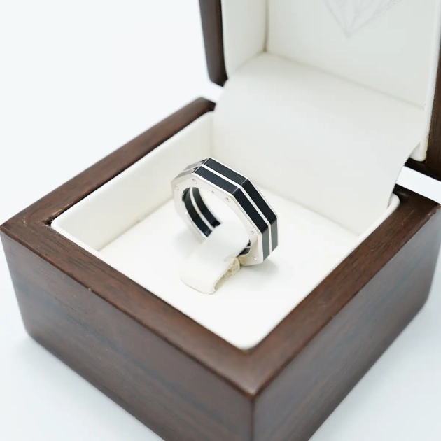 Inel aur 14K si rasina epoxidica neagra